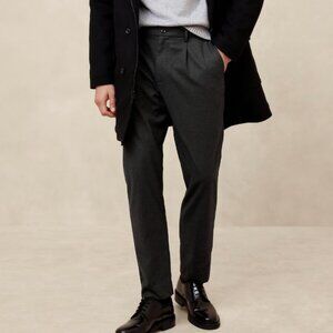Banana Republic Relaxed Brushed Pleated Pant, Charcoal Heather, 32Wx30L, NWT